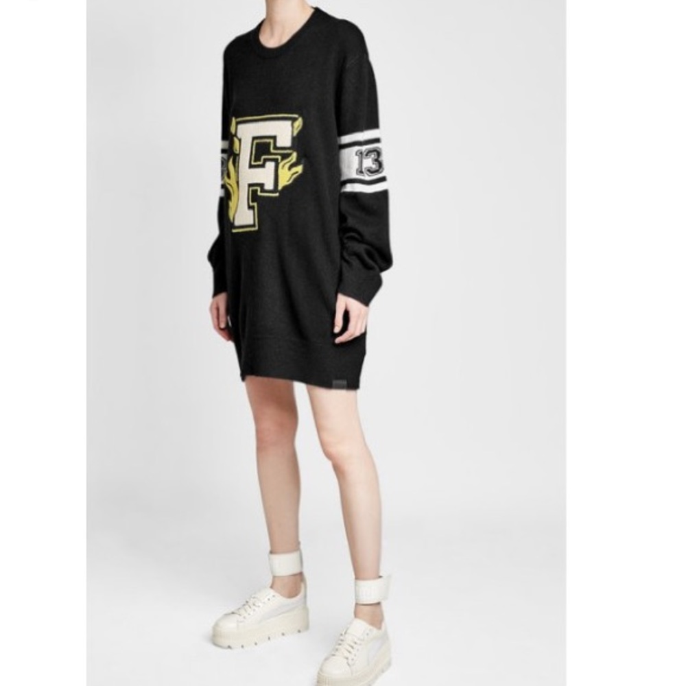 New boy friend sweatshirt.